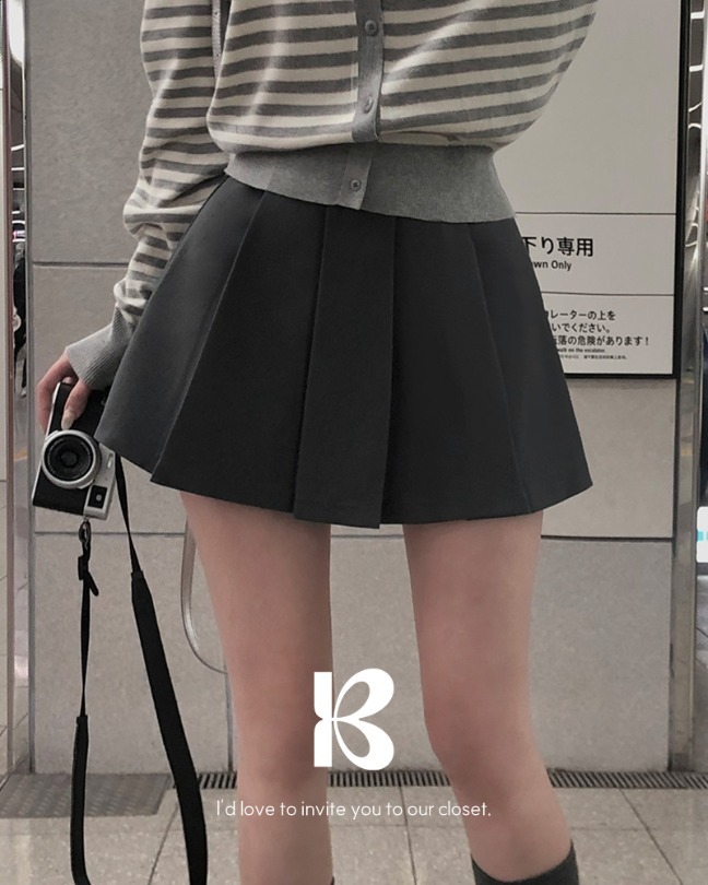 Loose A-line angle pleated skirt 裙子
