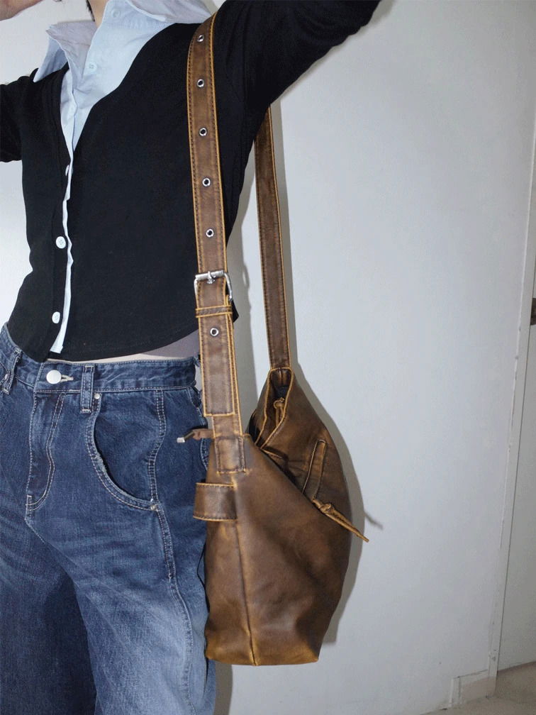 터프 vintage buckle bag