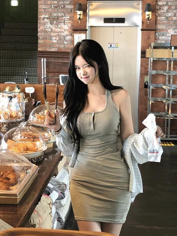 細肩帶緞面洋裝