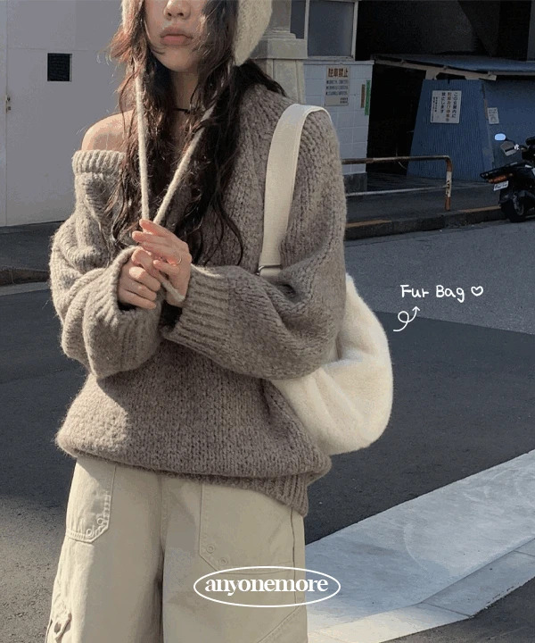 Foggle Crescent Fur Cross Shoulder Bag 肩背包