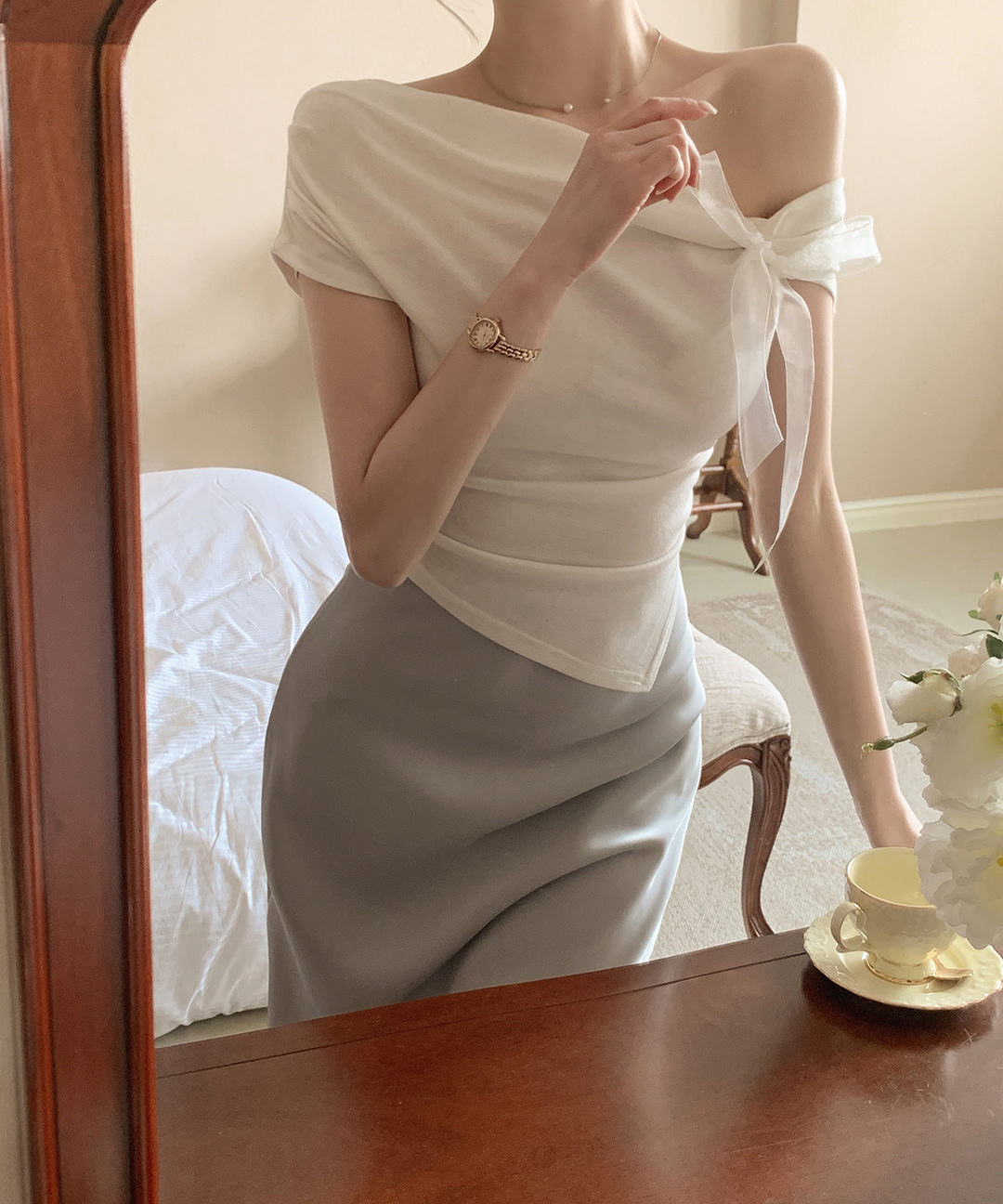 Rondinen Unbalanced Off-Shoulder Shirring Hood Ribbon Short Sleeve Blouse T-Shirt 衬衫