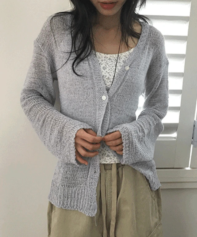 Tiru Loose-fit V-Neck cardigan