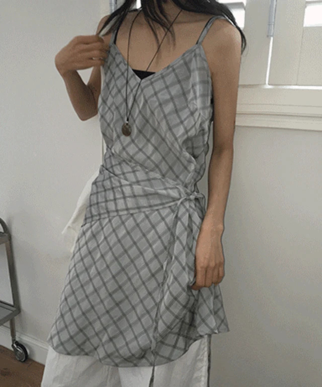 吊带真丝裙