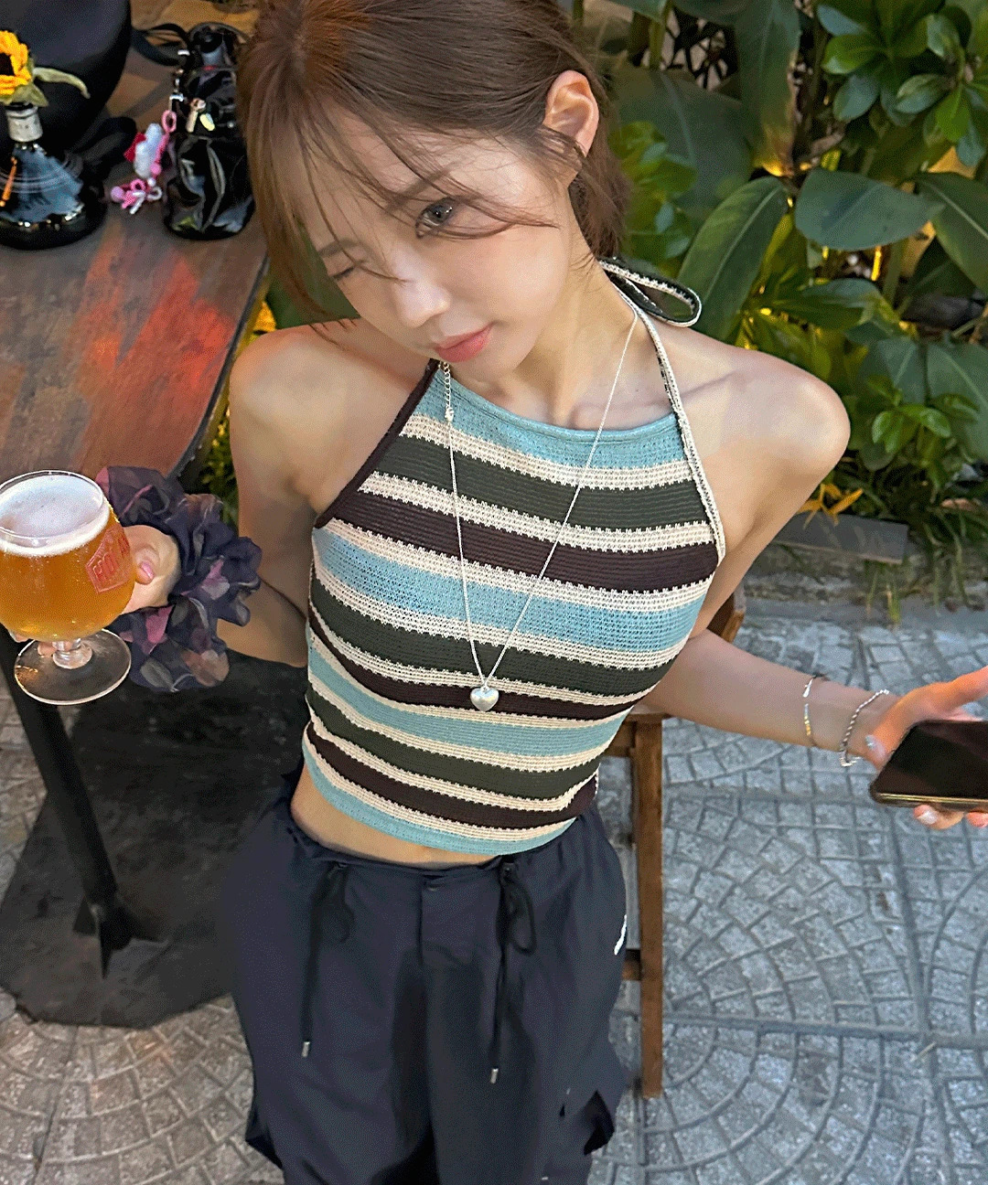 比基尼上著