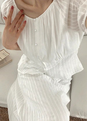 pleated-skirt