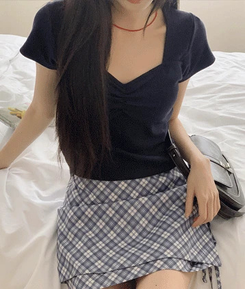Petite heart neck short sleeve t-shirt 短袖上衣
