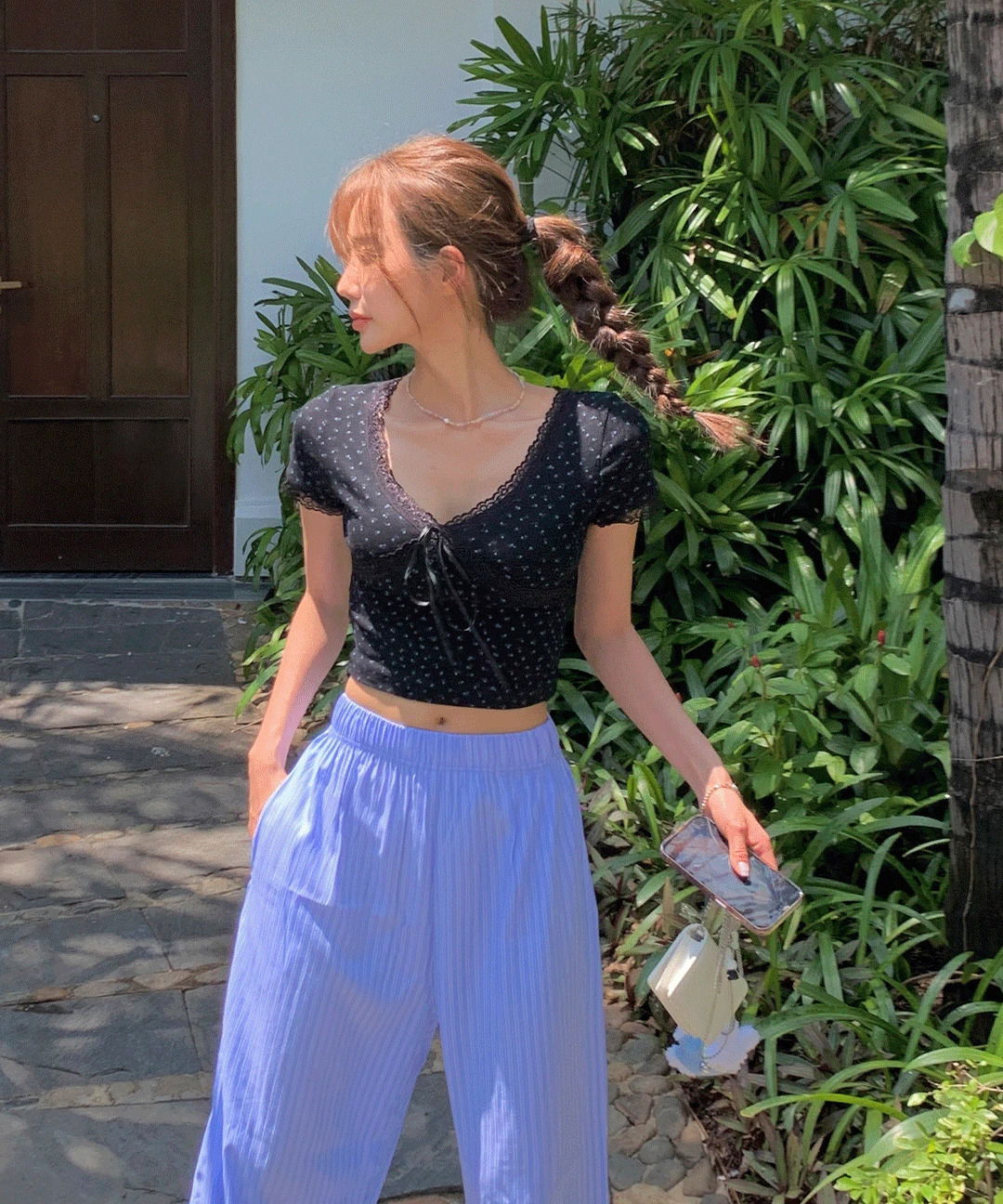 Poly lace flower ribbon v- V-Neck crop short sleeve t-shirt