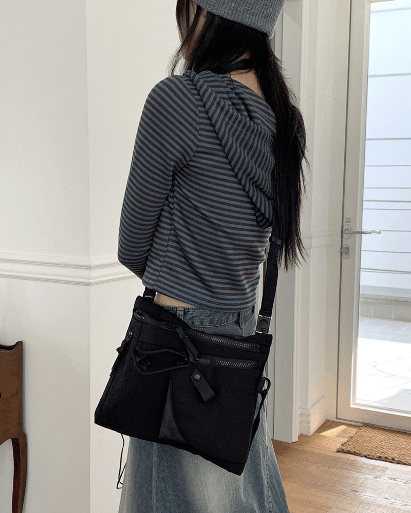 Mighty Zipper Square Mini Messenger Cross Bag 肩背包