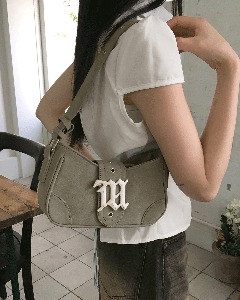 Kroll logo buckle suede Faded cross hobo shoulder bag 肩背包