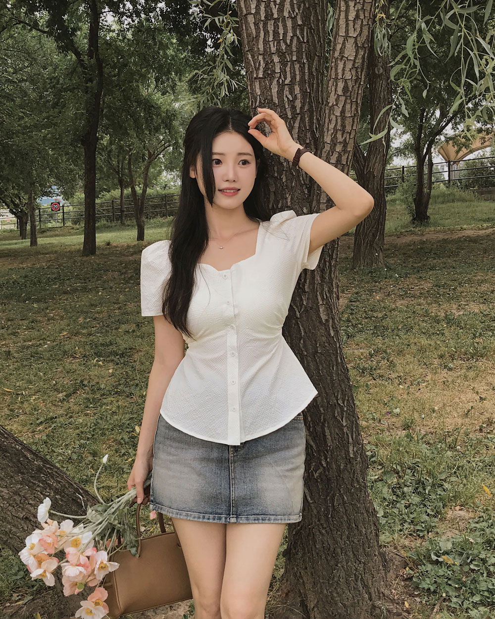 반팔 티셔츠 모델 착용 이미지-S1L35