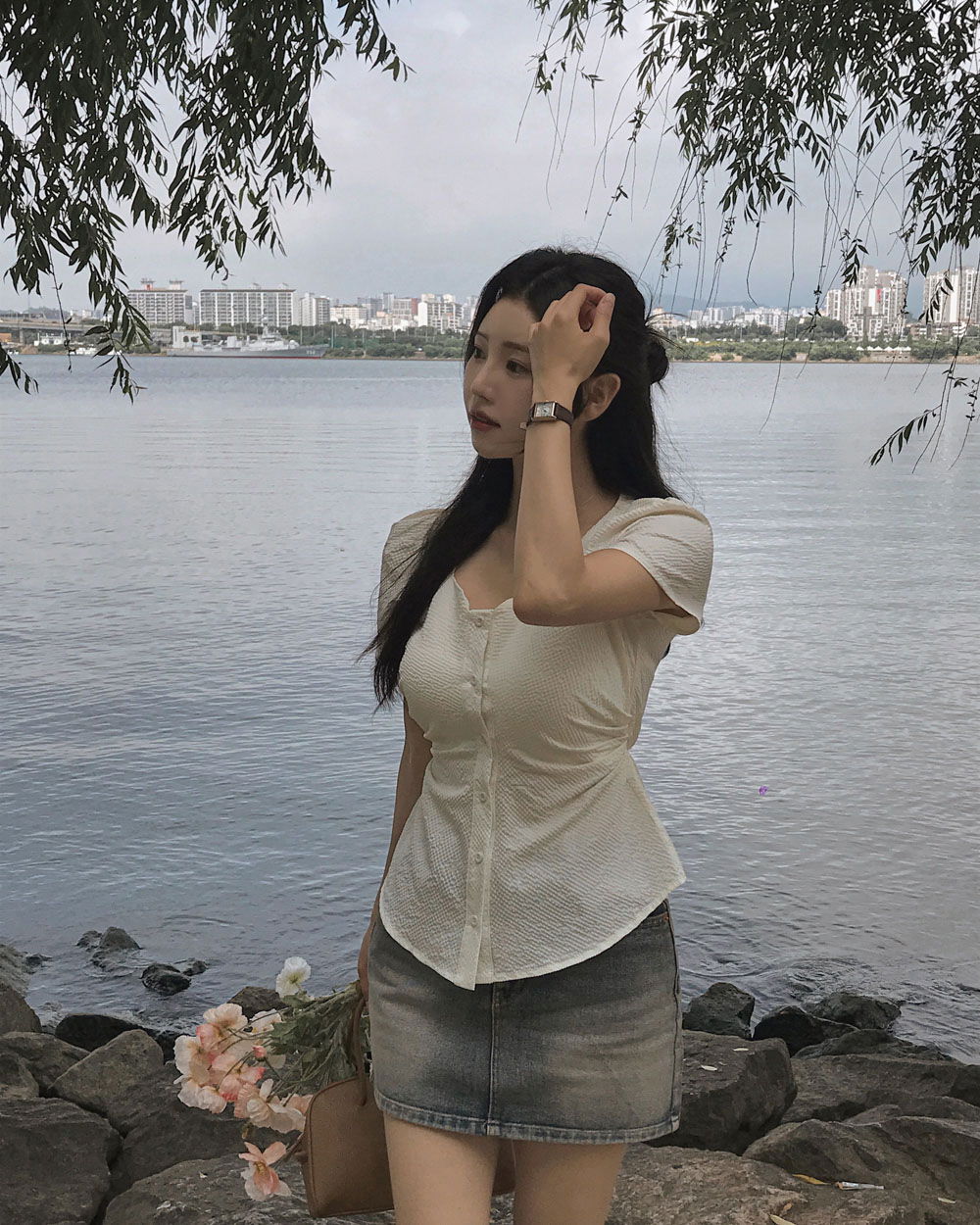 반팔 티셔츠 모델 착용 이미지-S1L38