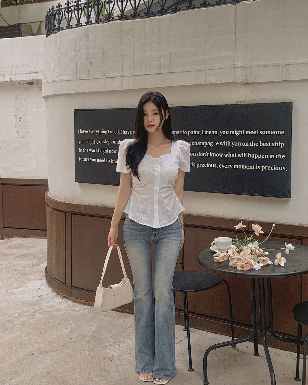 반팔 티셔츠 모델 착용 이미지-S1L82