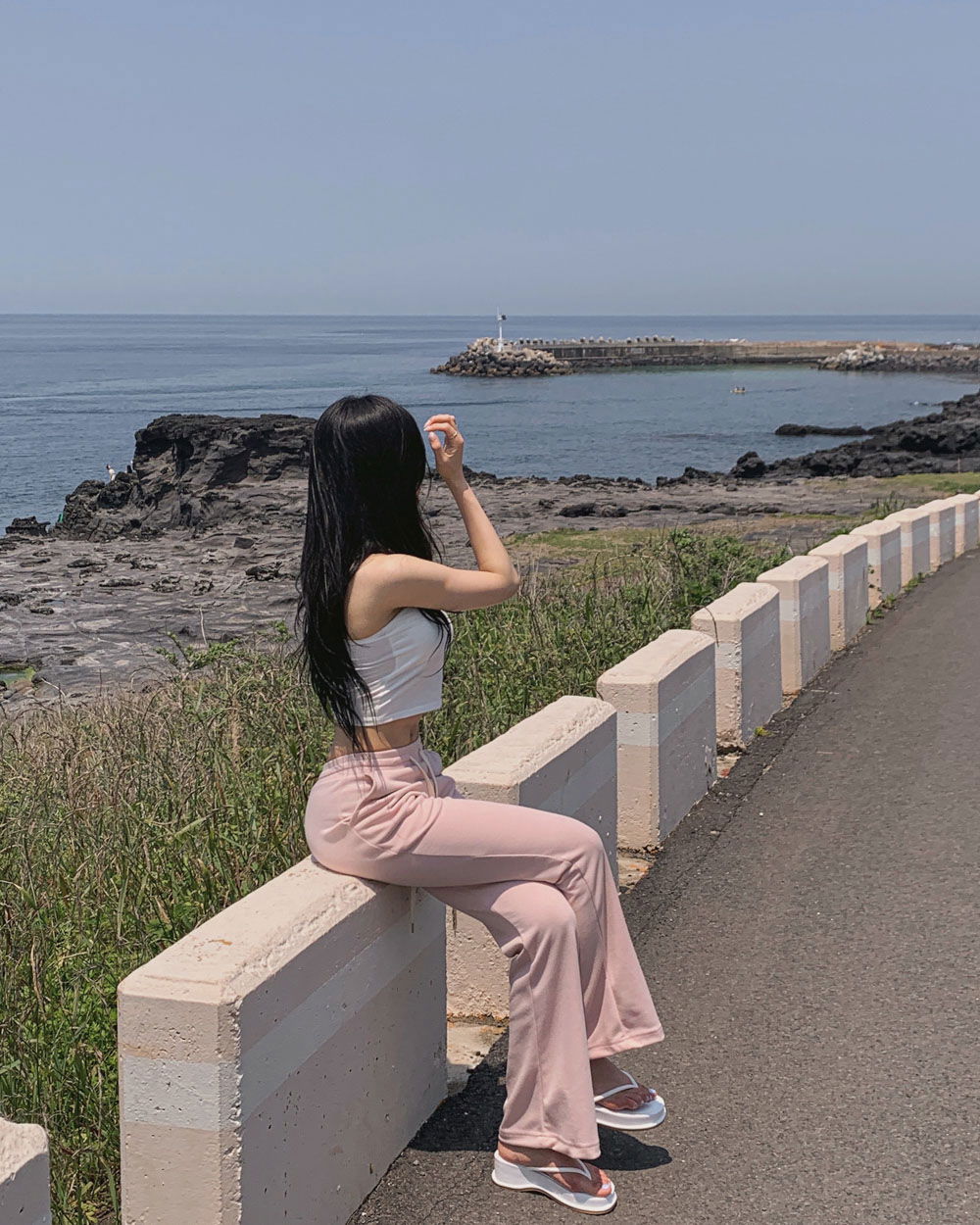 민소매 모델 착용 이미지-S1L28