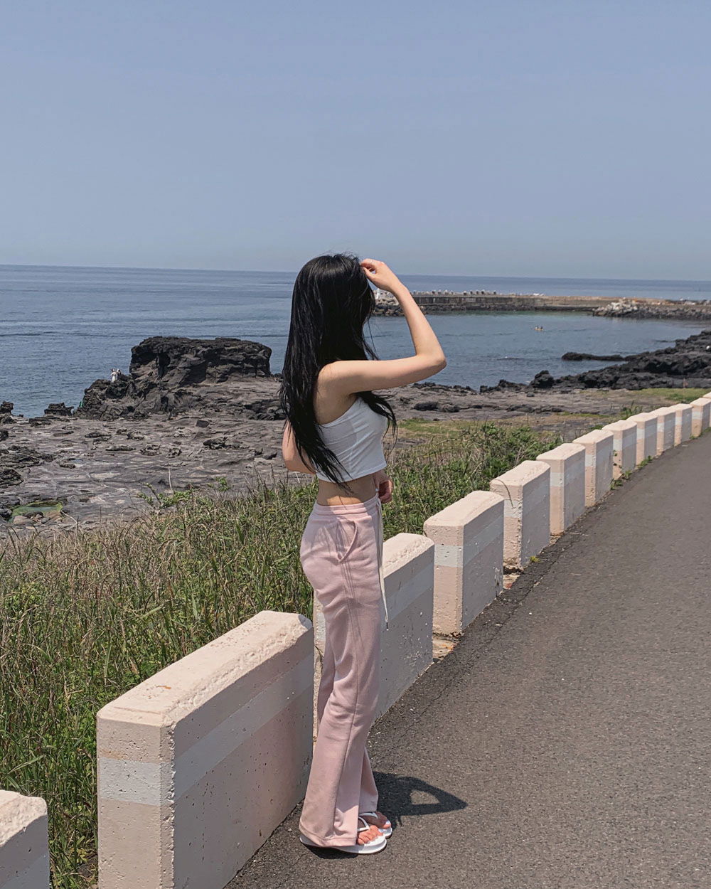 민소매 모델 착용 이미지-S1L30