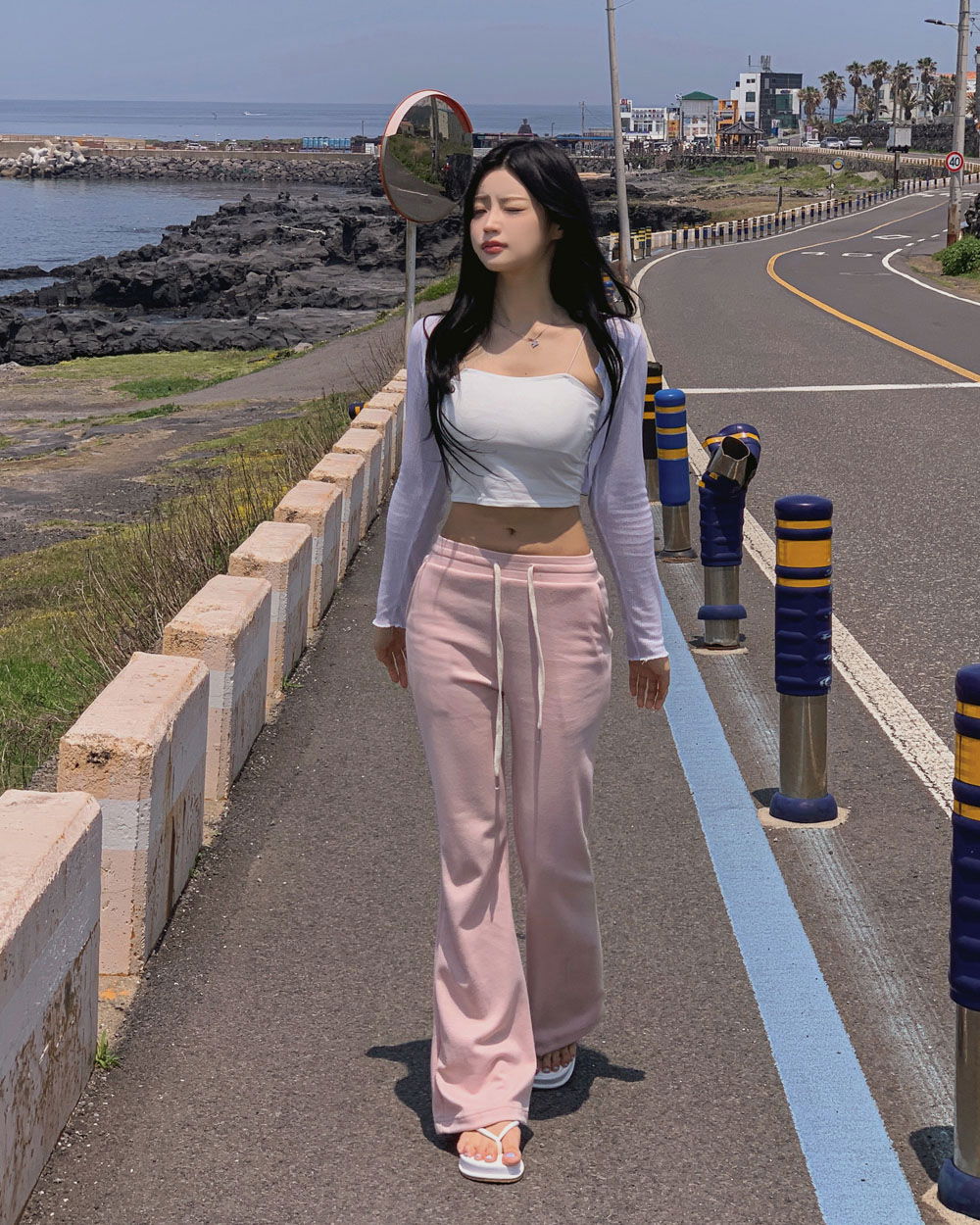 민소매 모델 착용 이미지-S1L39