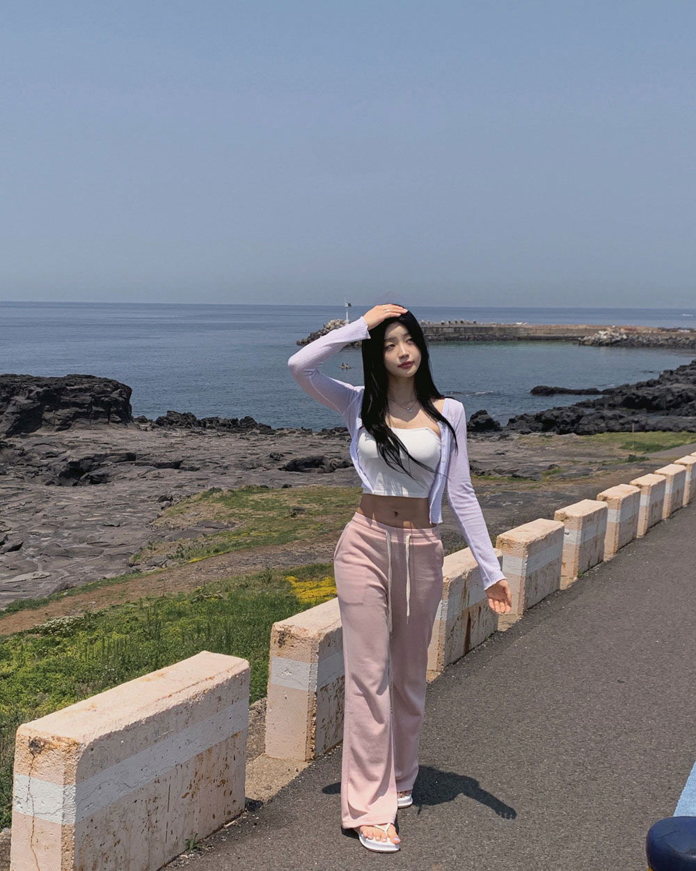 민소매 모델 착용 이미지-S1L40