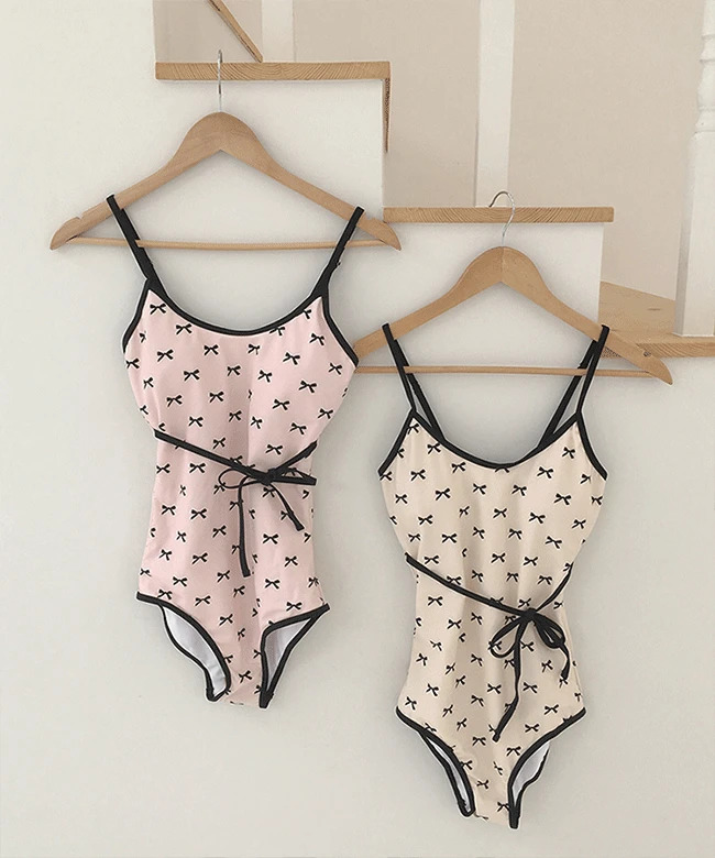one-piece-swimsuit