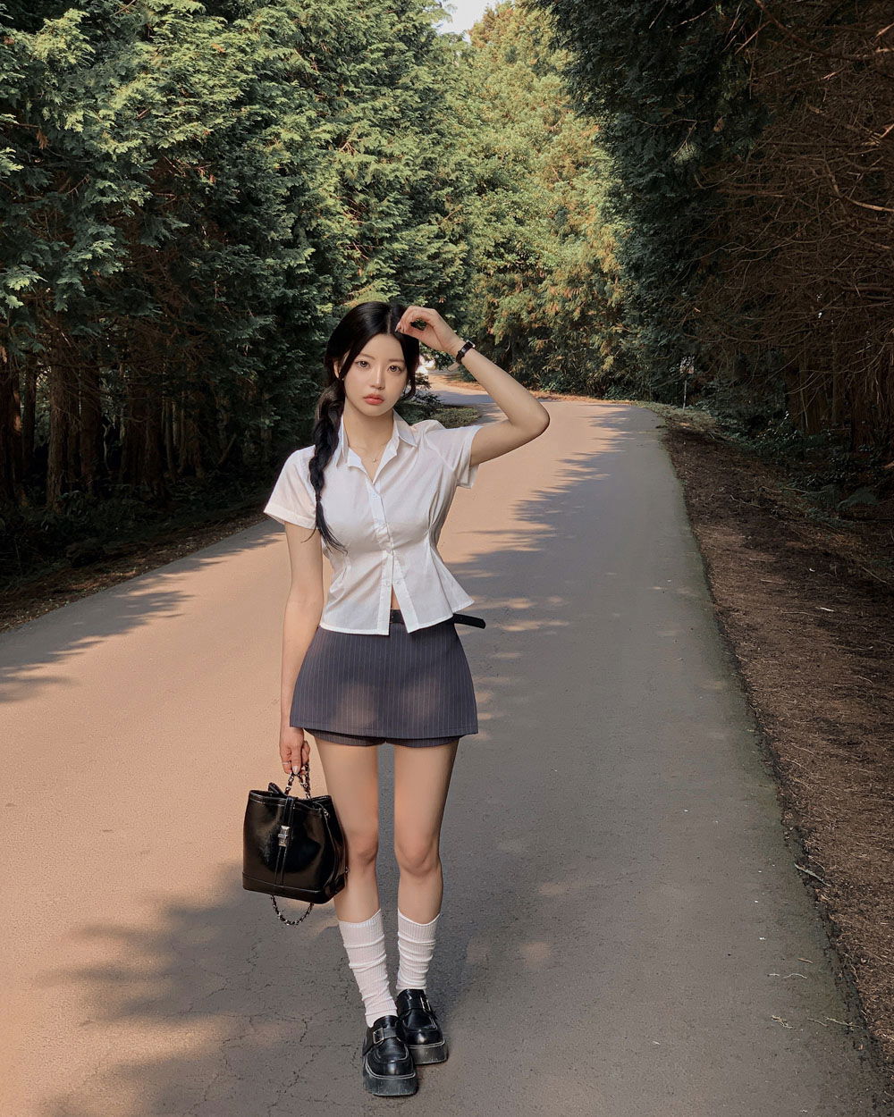 반바지 모델 착용 이미지-S1L33