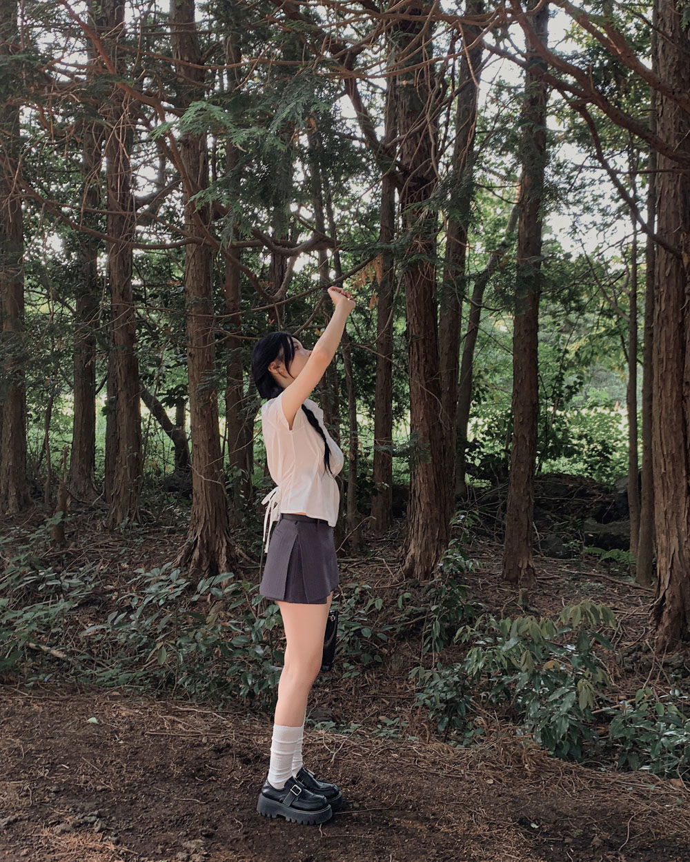 반바지 모델 착용 이미지-S1L42