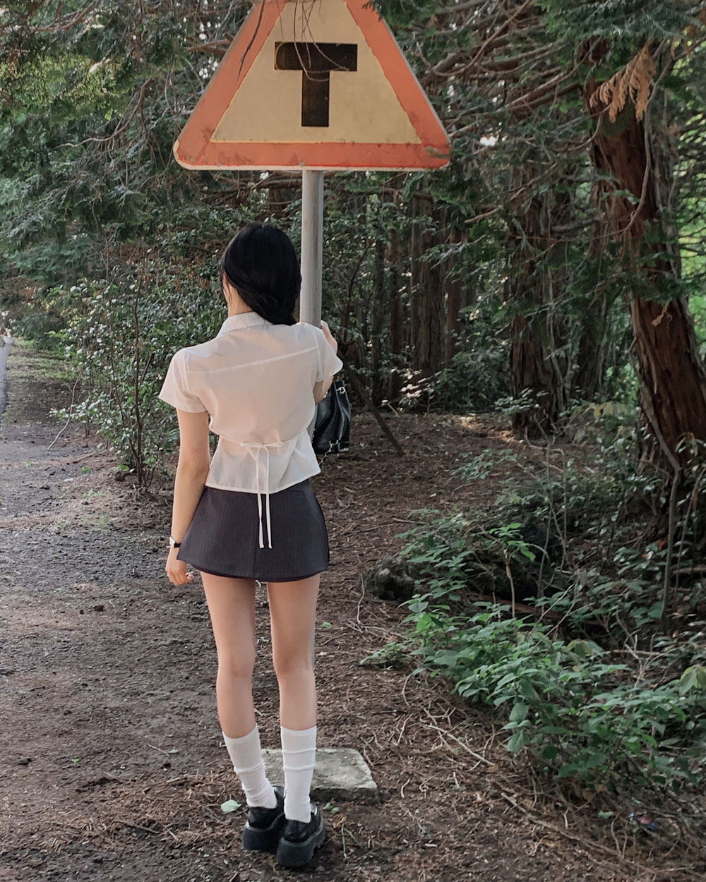 반바지 모델 착용 이미지-S1L49
