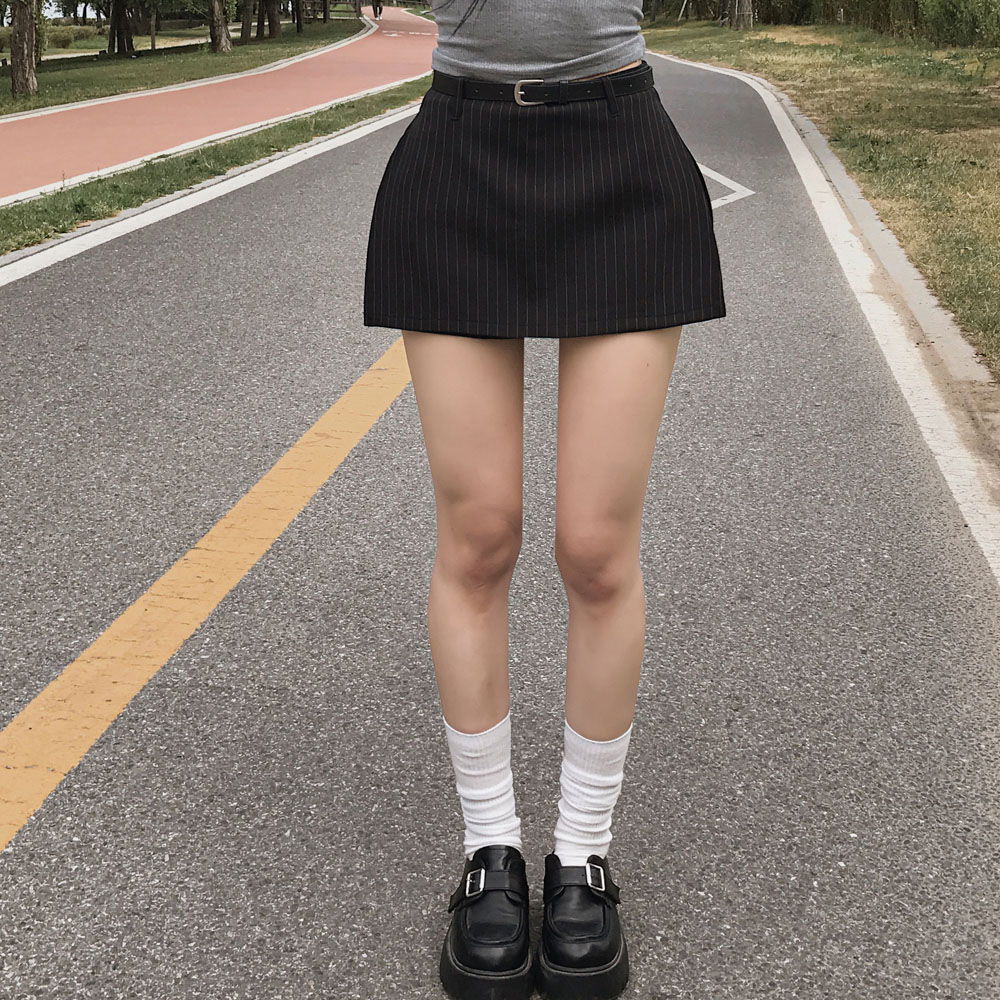 반바지 모델 착용 이미지-S1L53