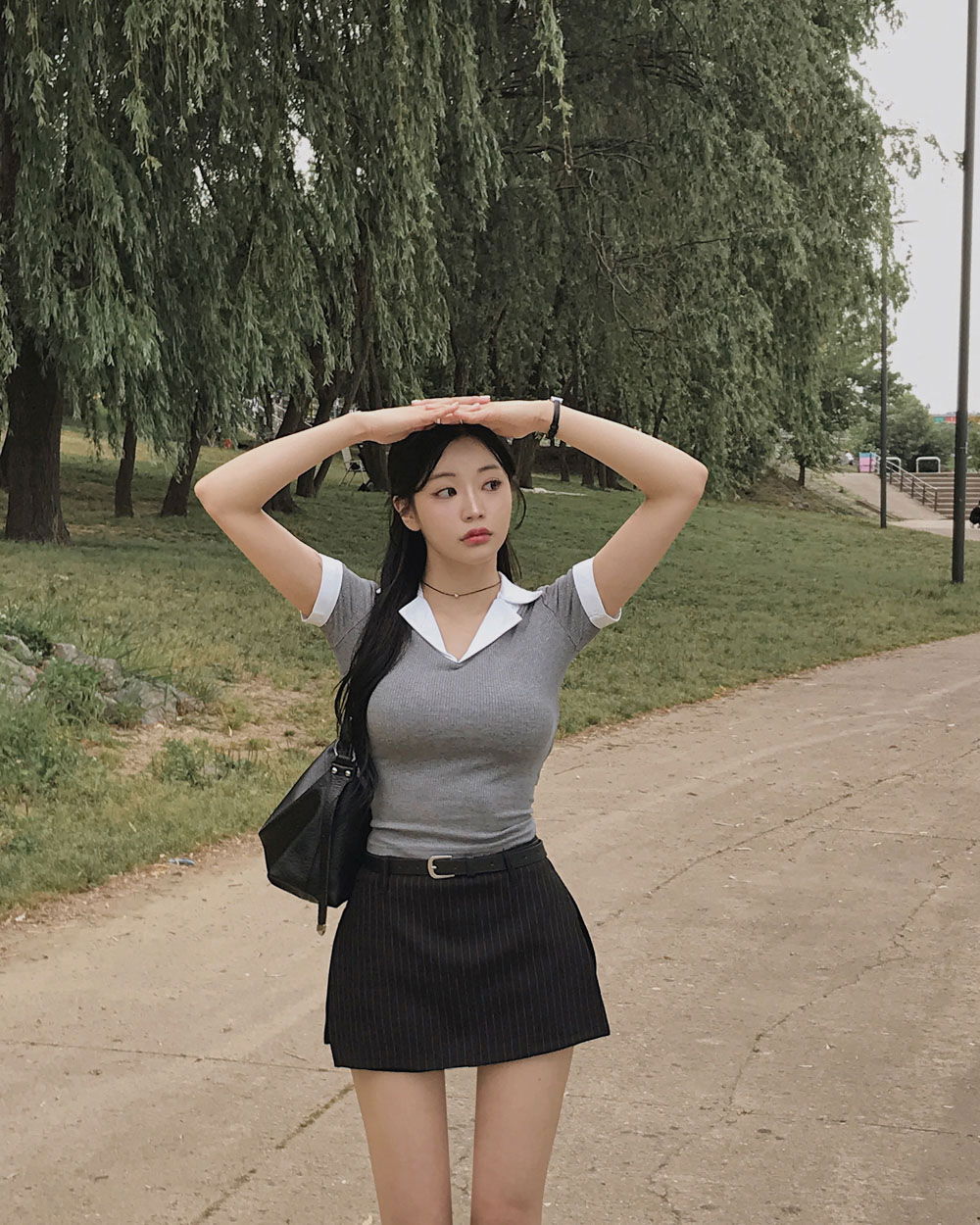 반바지 모델 착용 이미지-S1L56