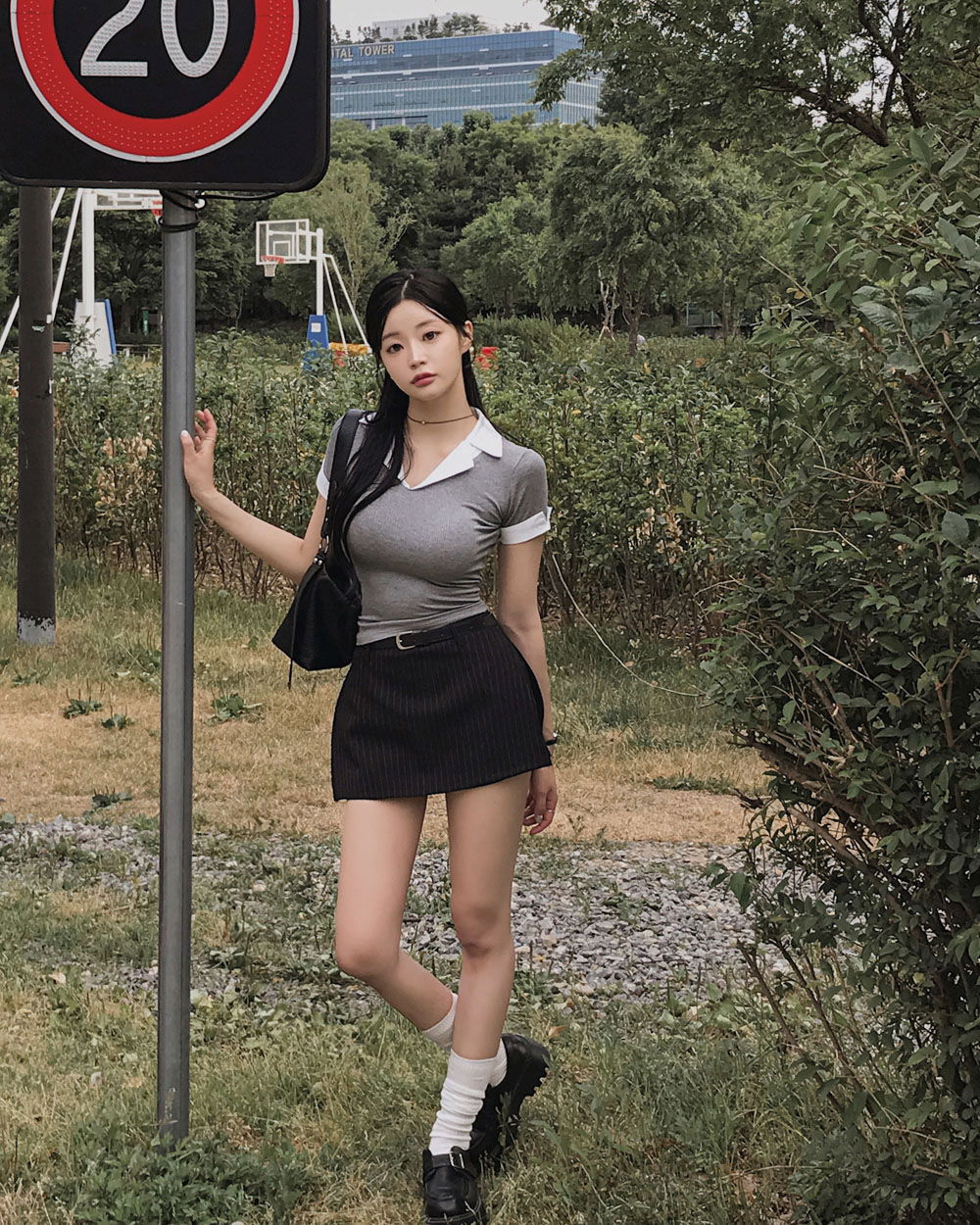 반바지 모델 착용 이미지-S1L68