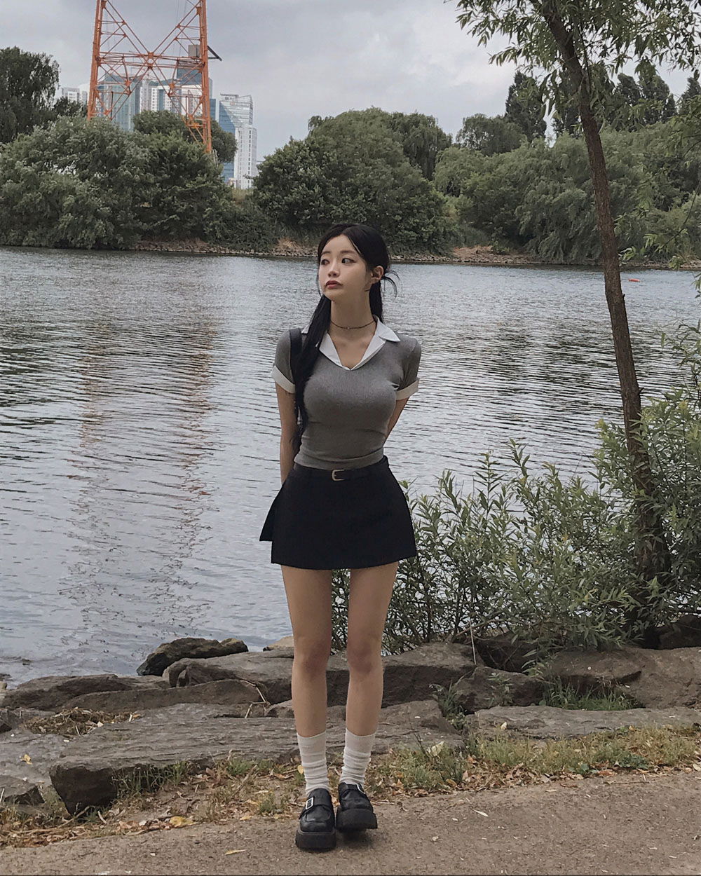 반바지 모델 착용 이미지-S1L76