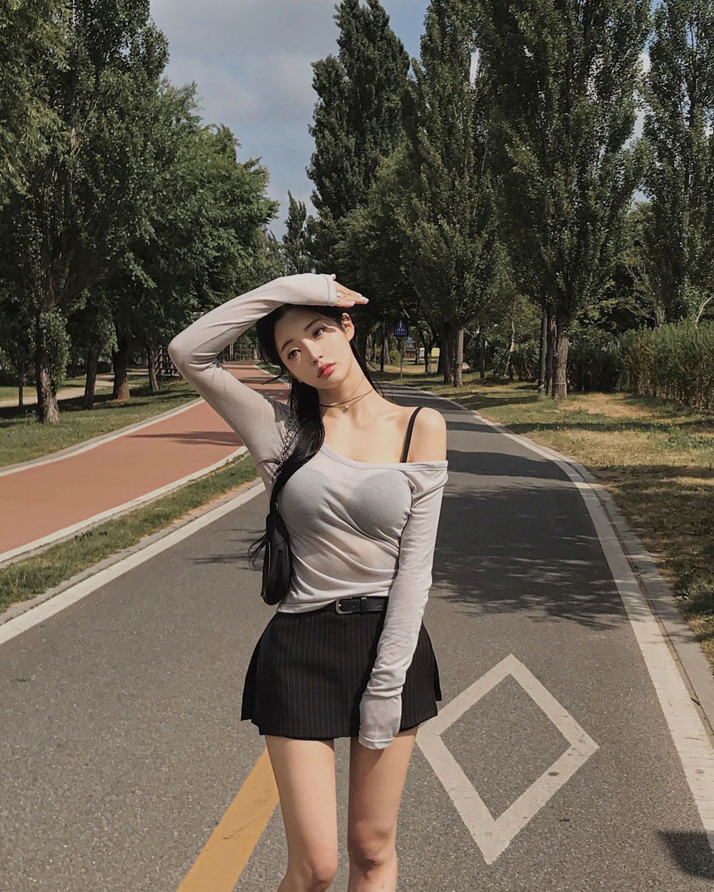 반바지 모델 착용 이미지-S1L83