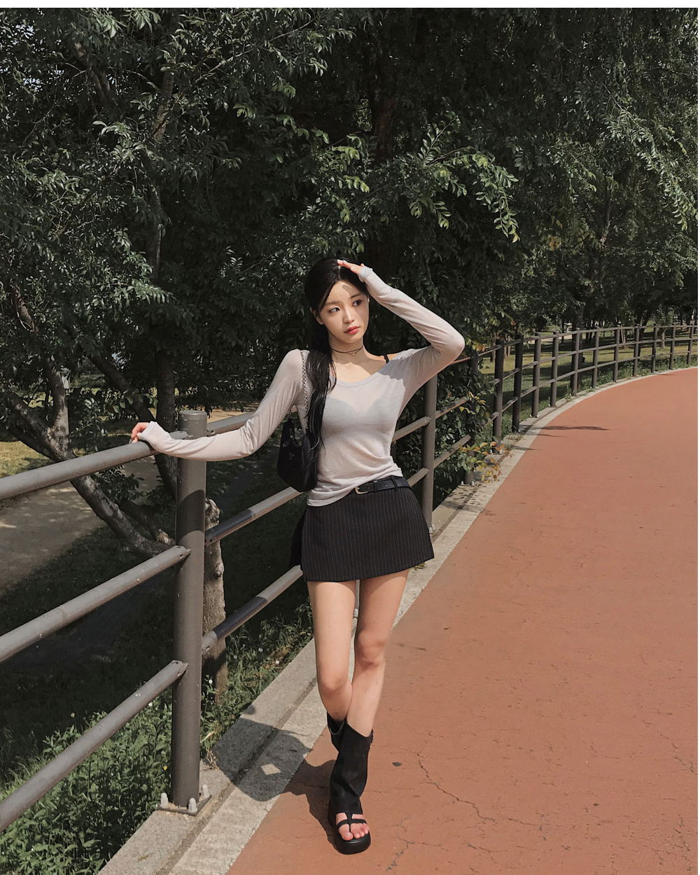 반바지 모델 착용 이미지-S1L35