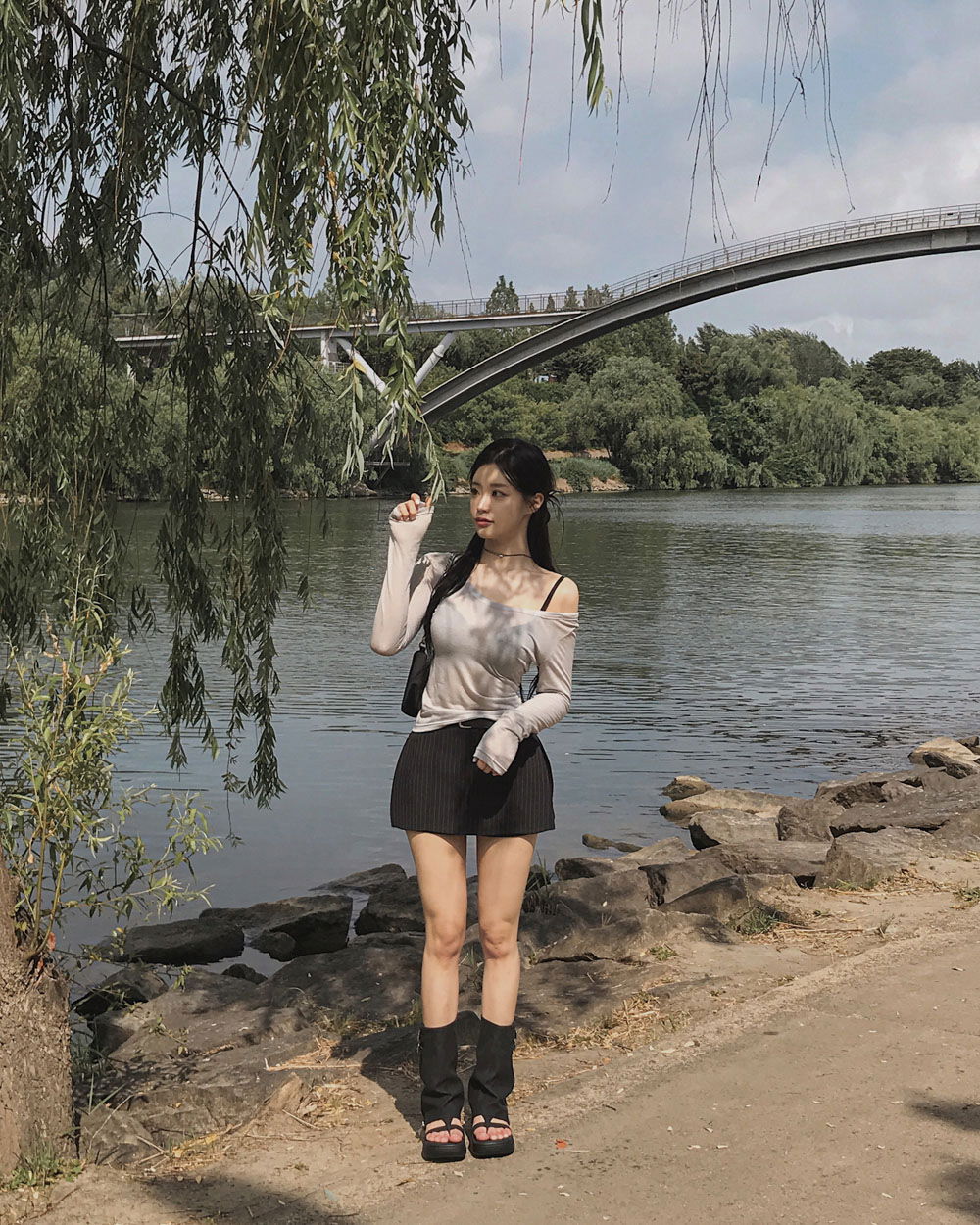 반바지 모델 착용 이미지-S1L86