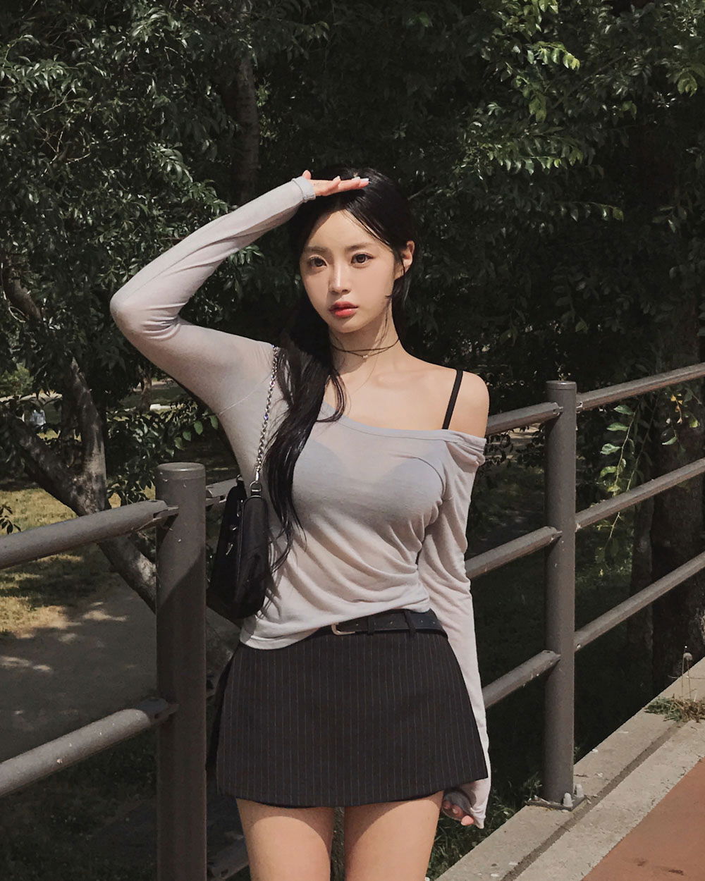 반바지 모델 착용 이미지-S1L92