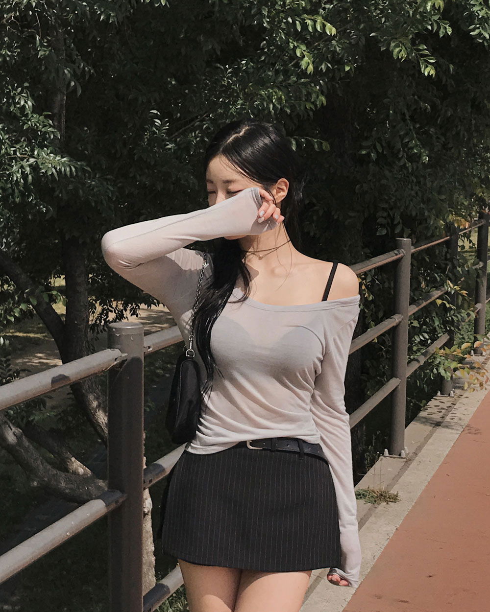 반바지 모델 착용 이미지-S1L100