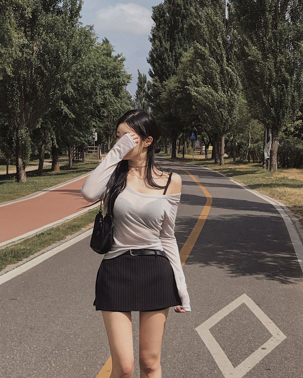 반바지 모델 착용 이미지-S1L102