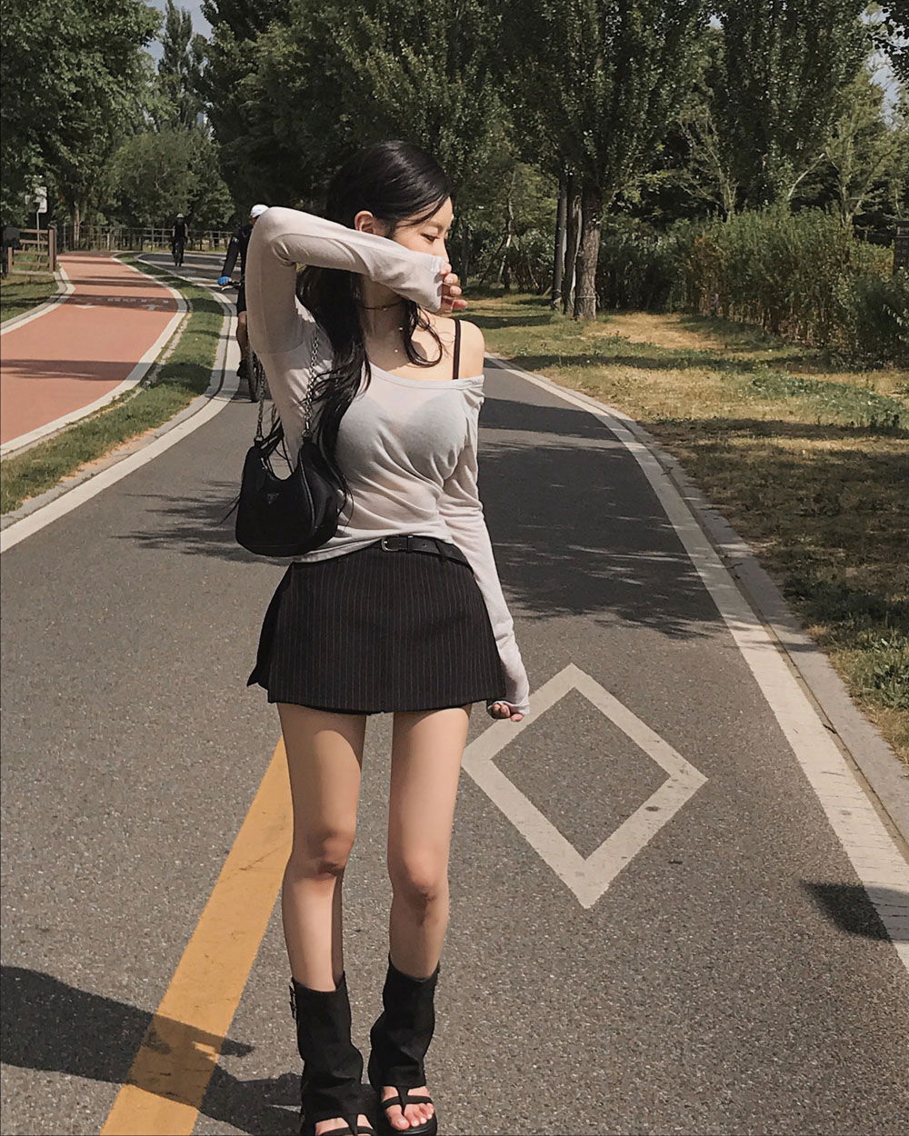 반바지 모델 착용 이미지-S1L105