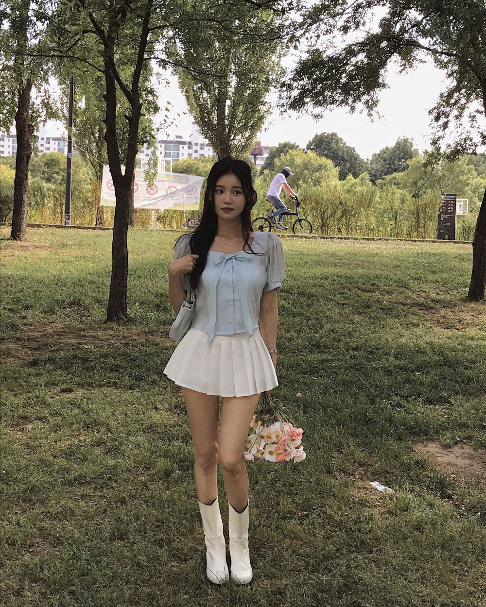 반팔 티셔츠 모델 착용 이미지-S1L22