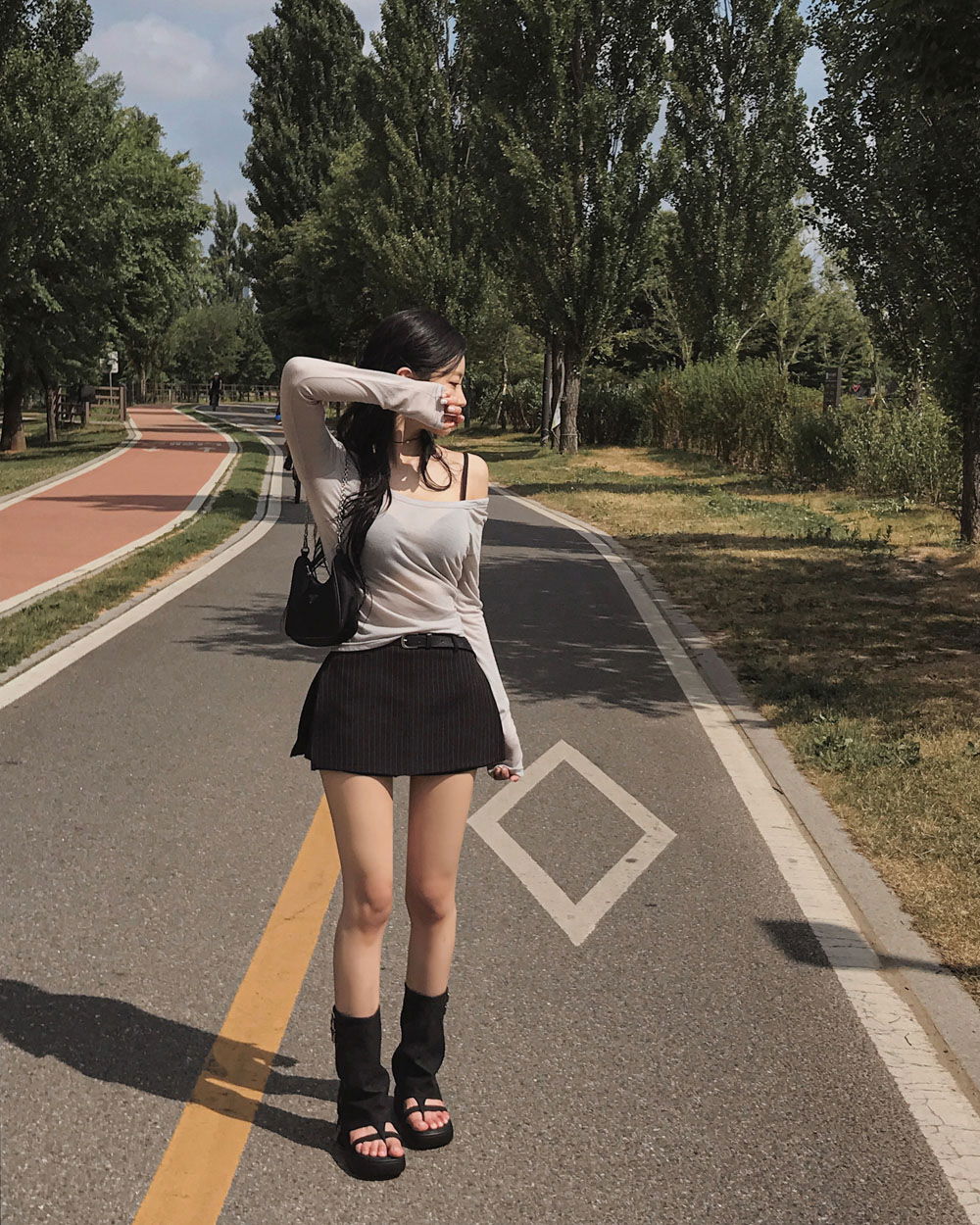 긴팔 티셔츠 모델 착용 이미지-S1L77