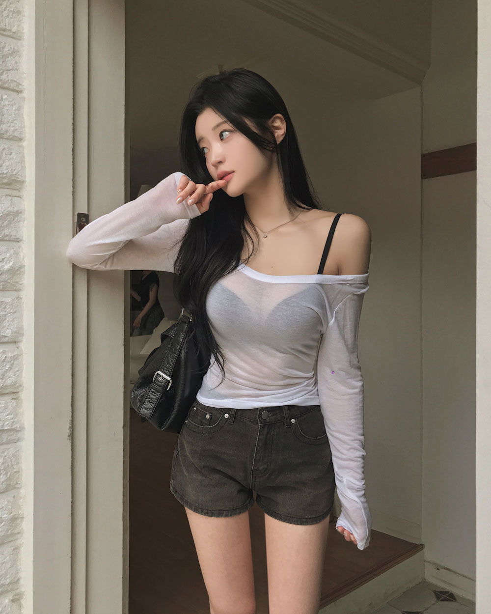 긴팔 티셔츠 모델 착용 이미지-S1L26