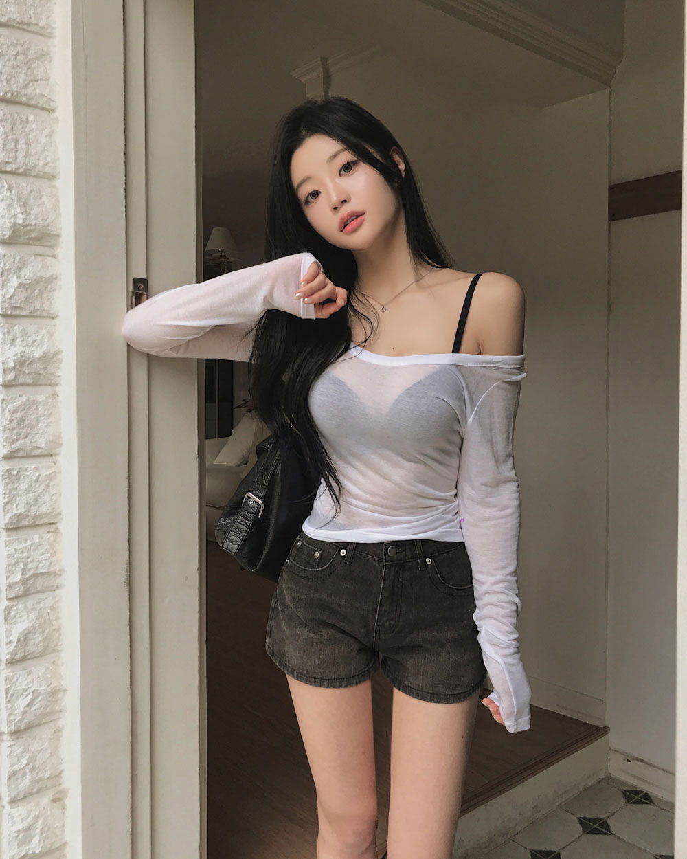 긴팔 티셔츠 모델 착용 이미지-S1L28