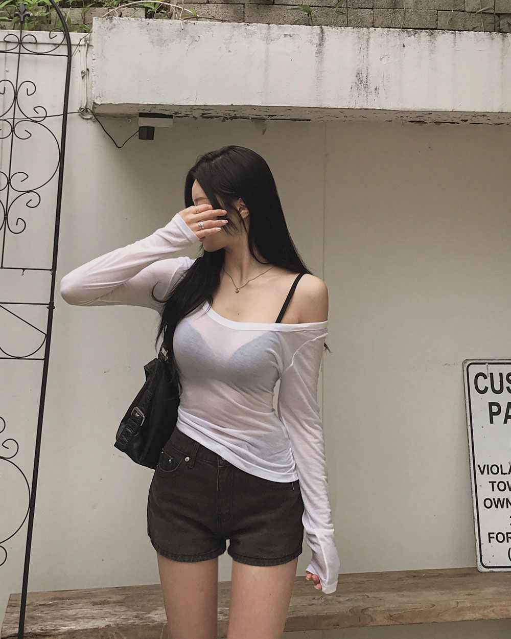 긴팔 티셔츠 모델 착용 이미지-S1L54