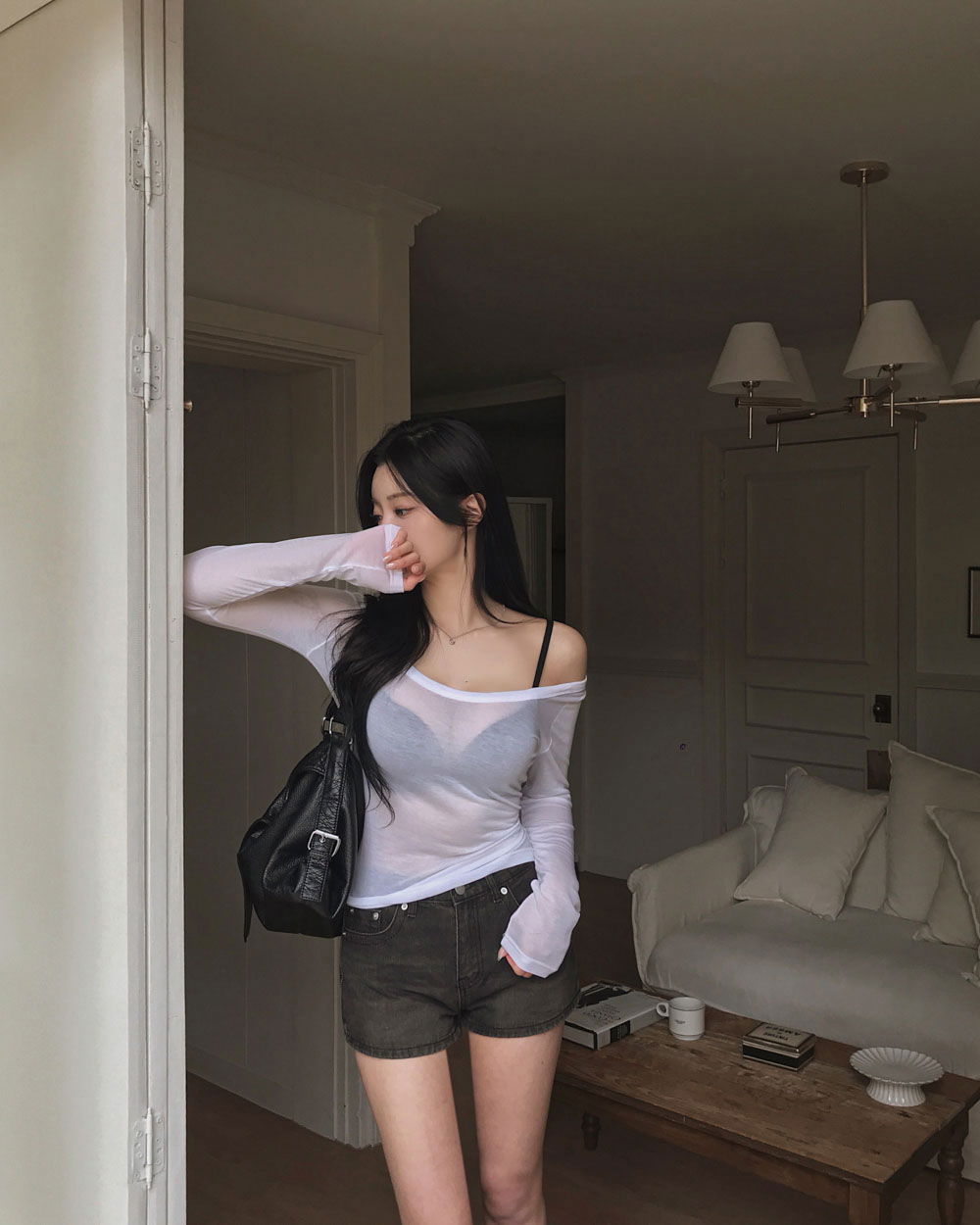 긴팔 티셔츠 모델 착용 이미지-S1L61