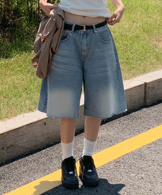 寬鬆水洗丹寧短褲