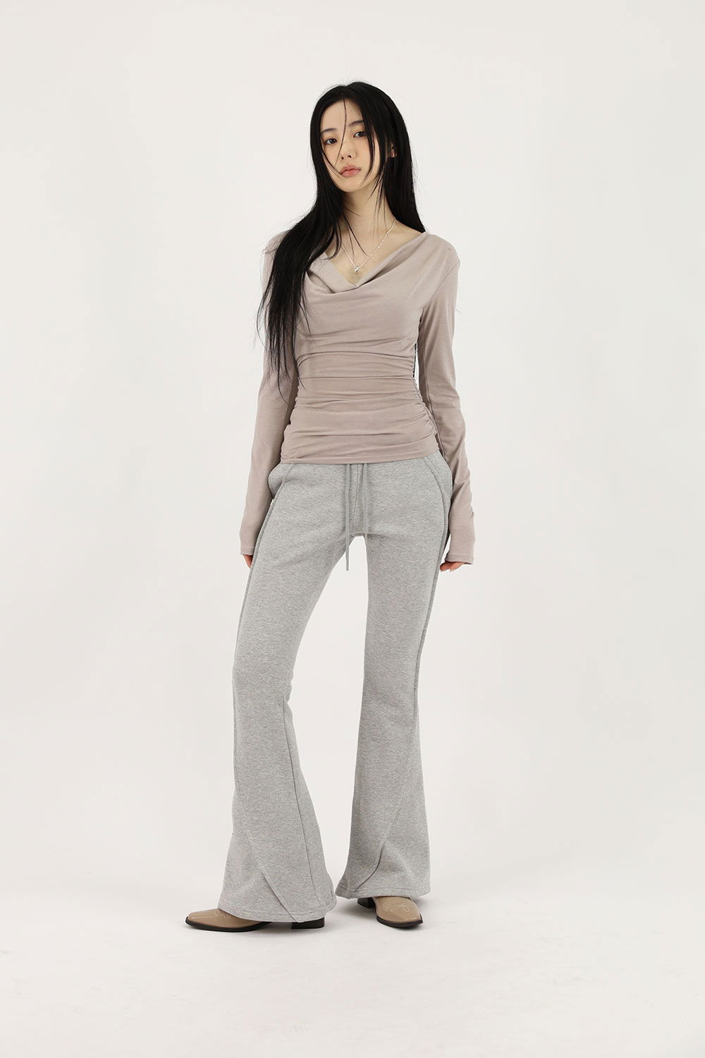 긴팔 티셔츠 모델 착용 이미지-S1L20