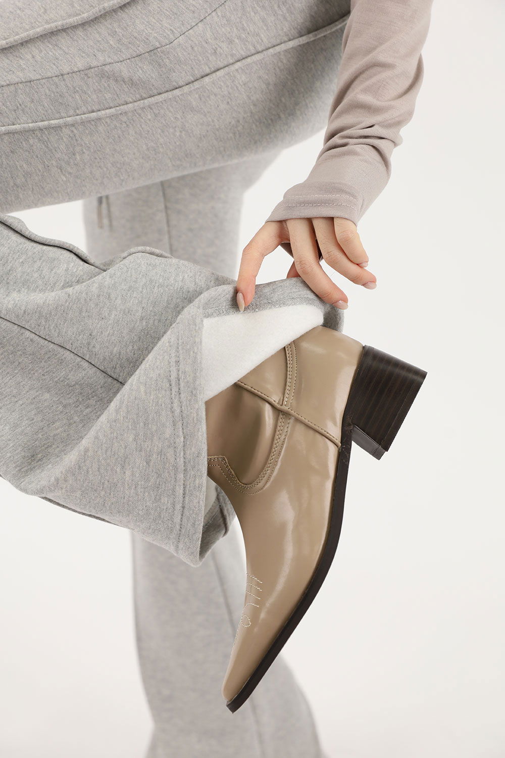 긴팔 티셔츠 모델 착용 이미지-S1L24