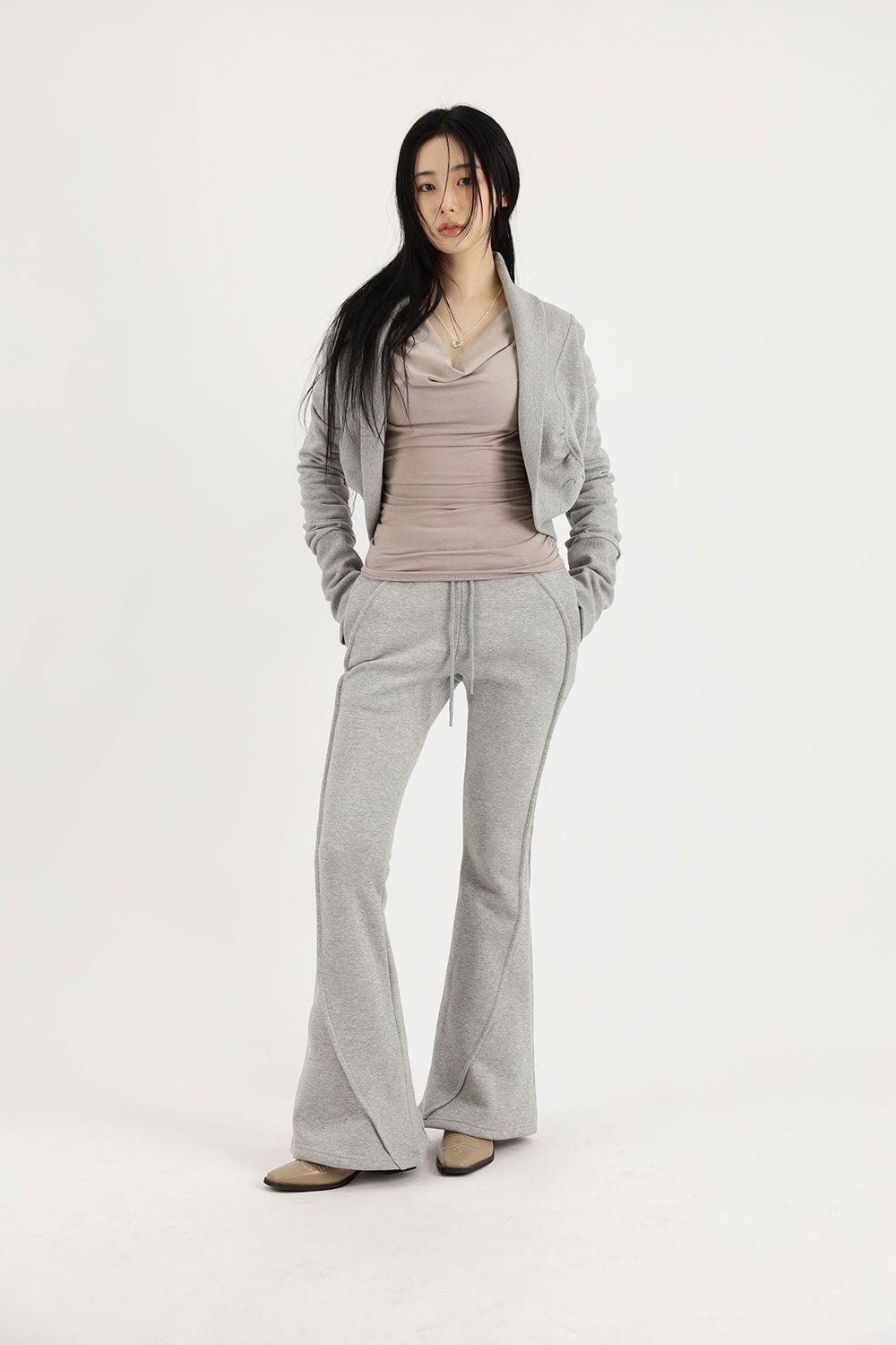 긴팔 티셔츠 모델 착용 이미지-S1L33