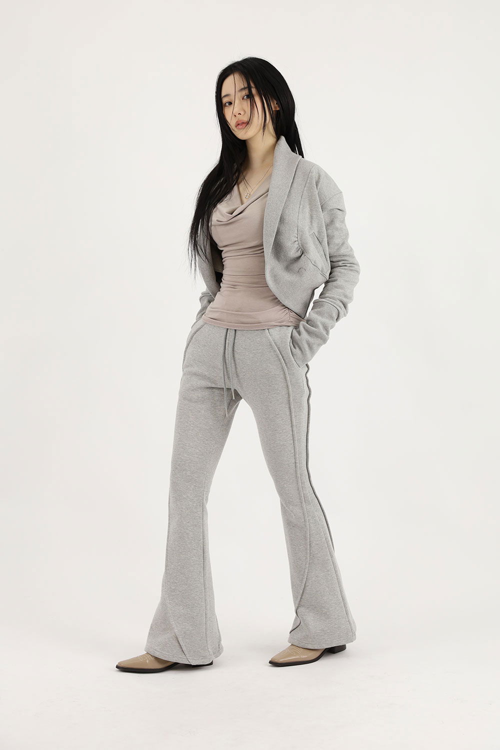 긴팔 티셔츠 모델 착용 이미지-S1L38