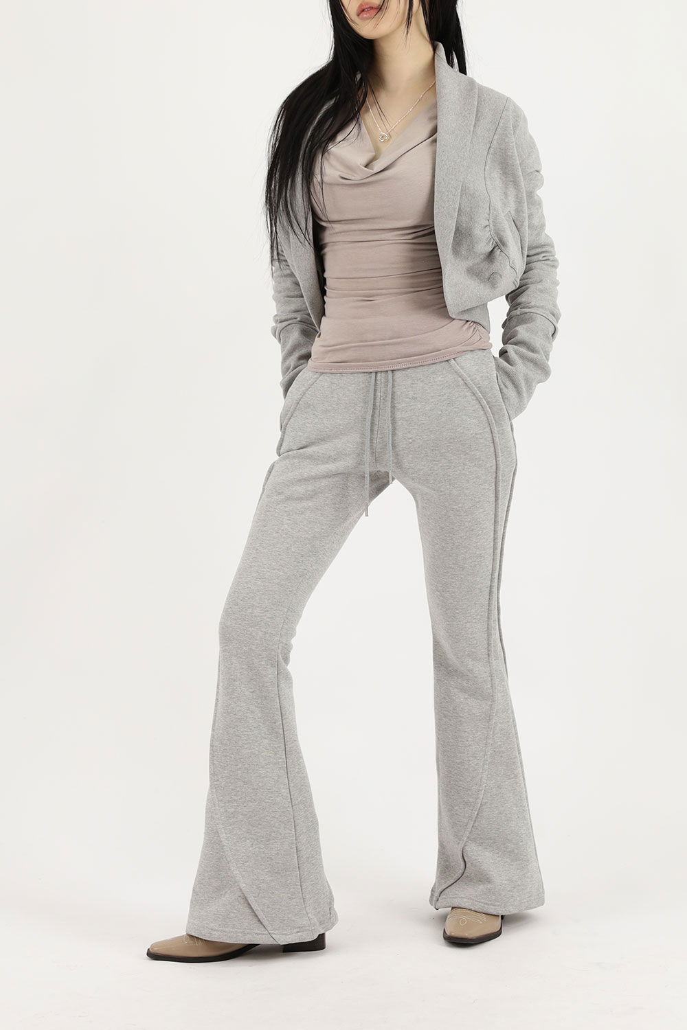 긴팔 티셔츠 모델 착용 이미지-S1L39