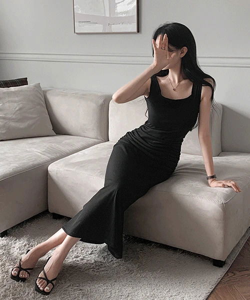 方領抓褶長版連身洋裝