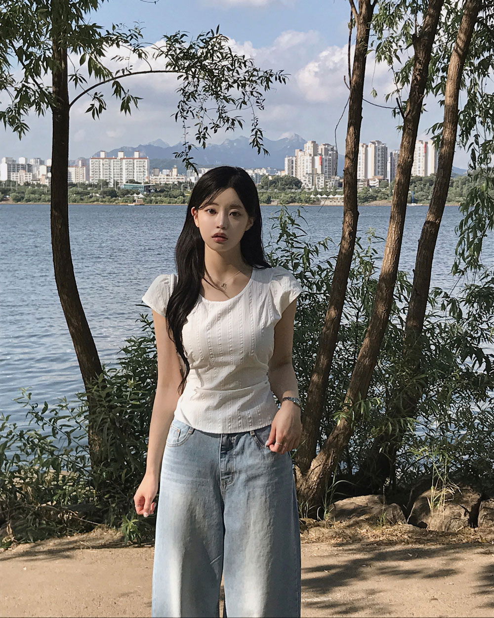 민소매 모델 착용 이미지-S1L32