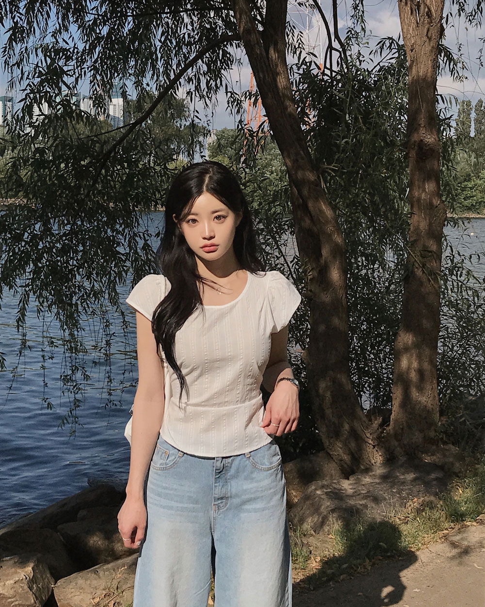 민소매 모델 착용 이미지-S1L29